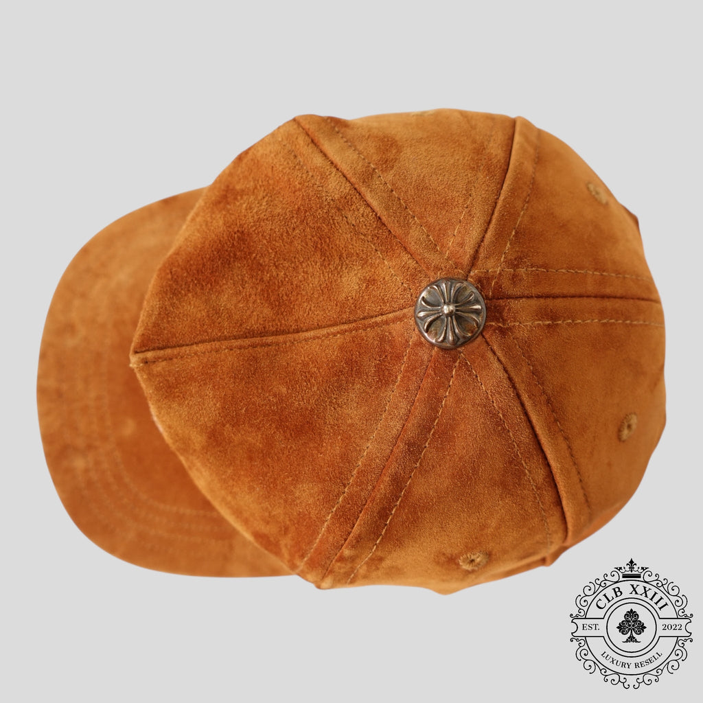 Chapeau Chrome Hearts en daim marron avec dague entrelacée