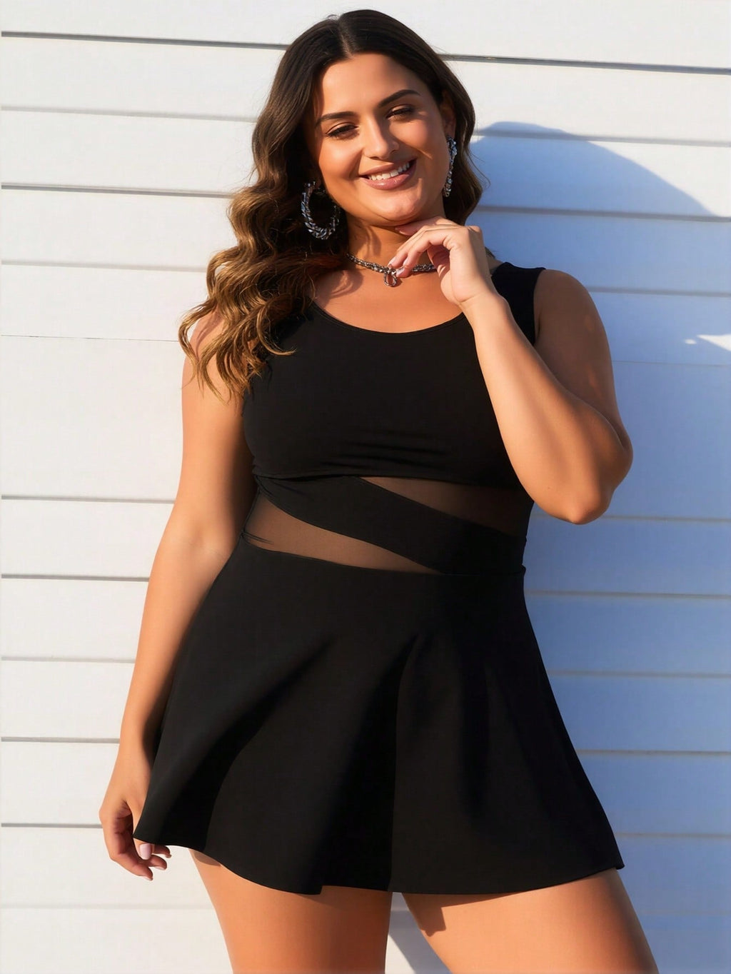 Robe de bain grande taille pour femme — Taille ajourée en maille noire et jupe évasée