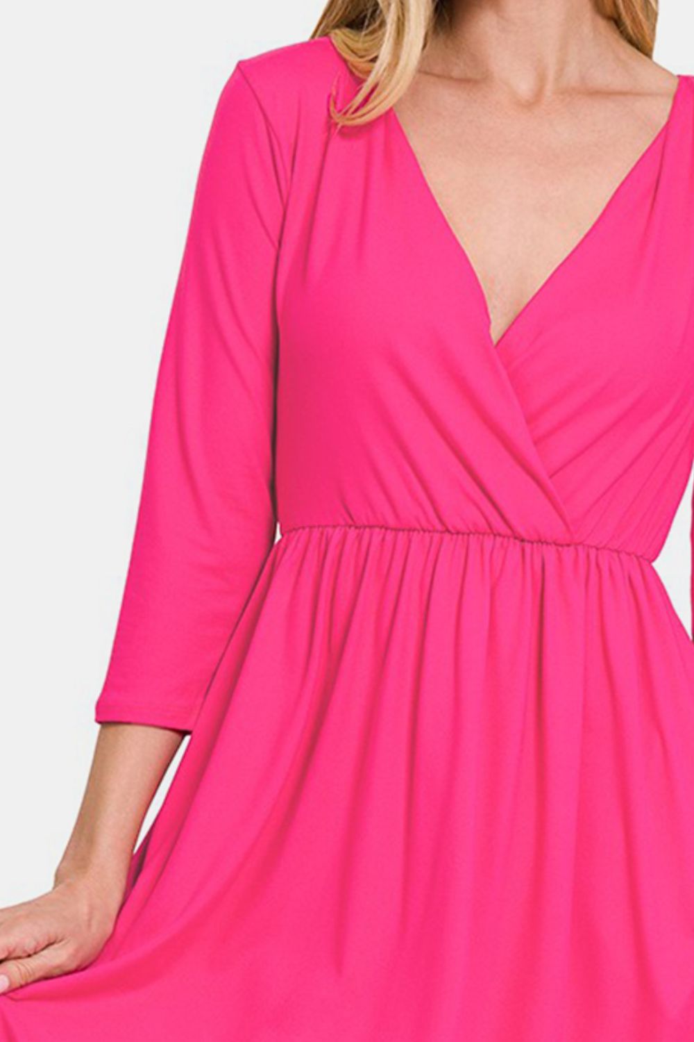 Robe cache-cœur à manches trois-quarts avec poches – Robe décolleté cache-cœur, Robe à manches trois-quarts, Robe mini avec poches, Robe cache-cœur flatteuse, Robe cache-cœur décontractée, Mini-robe élégante, Mini-robe féminine