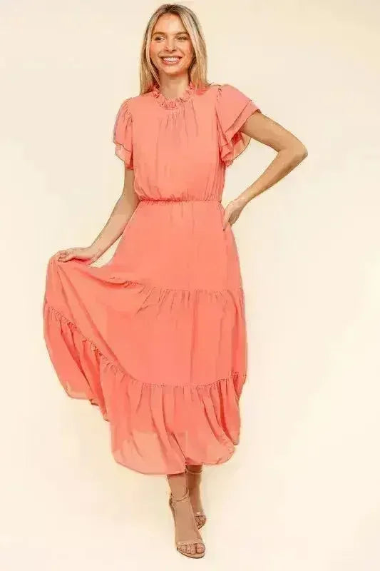 Robe sans manches à col montant et volants étagés – Style féminin et fluide