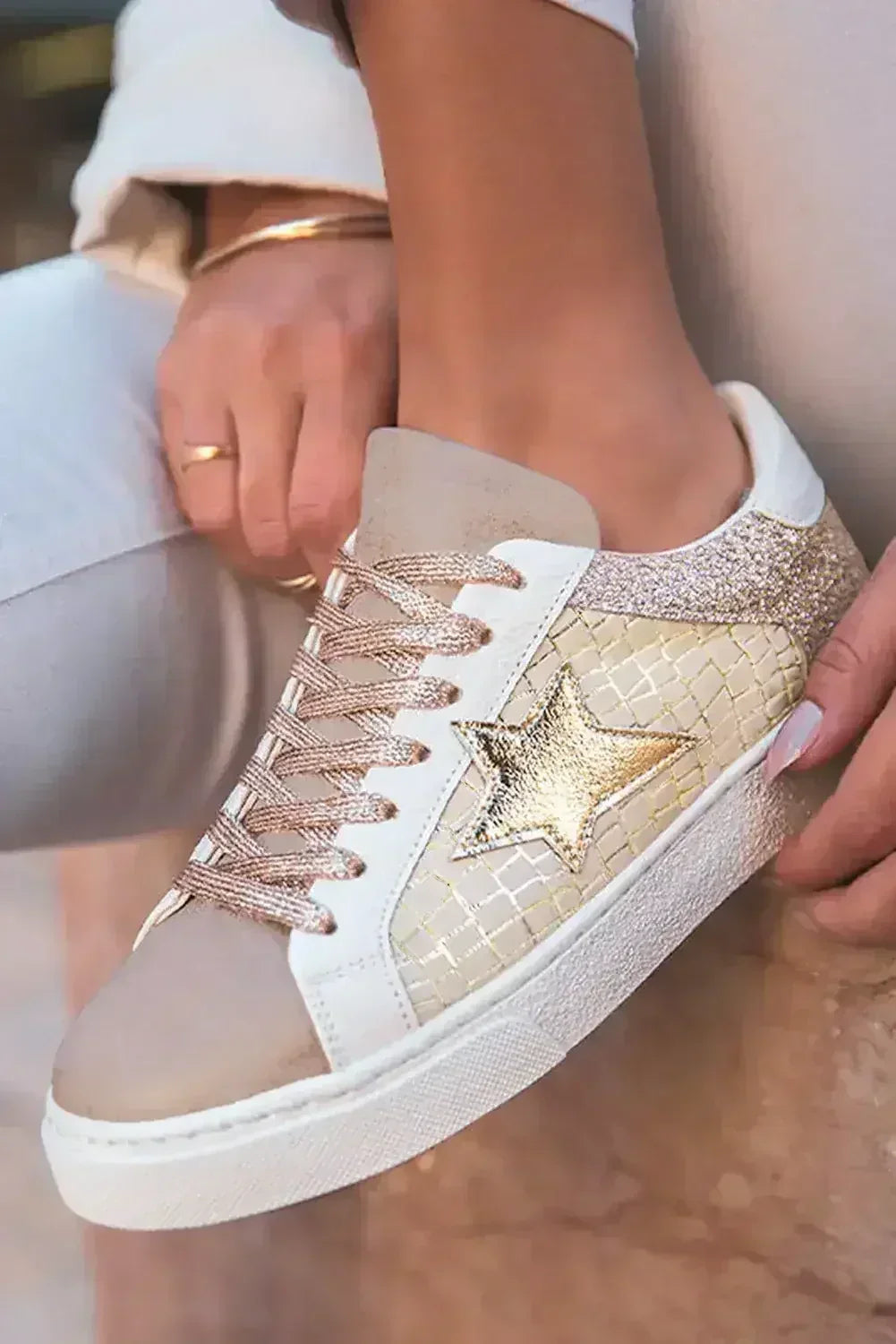 Baskets à lacets en similicuir PU à motif étoiles à paillettes dorées