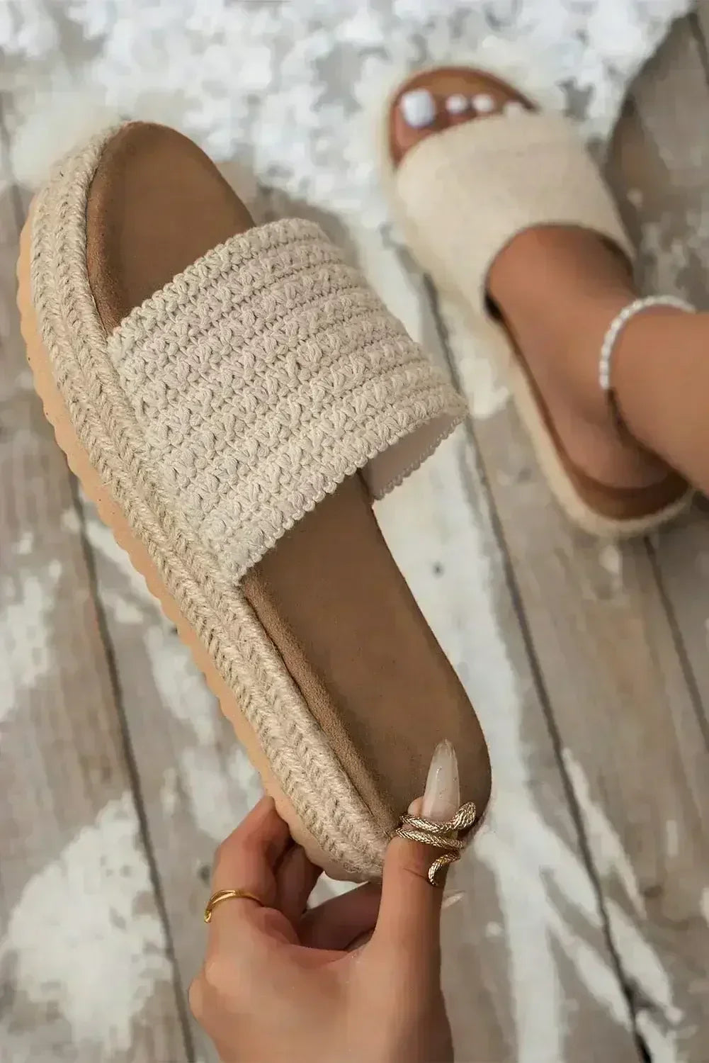Chaussons bohème blancs à bande unique