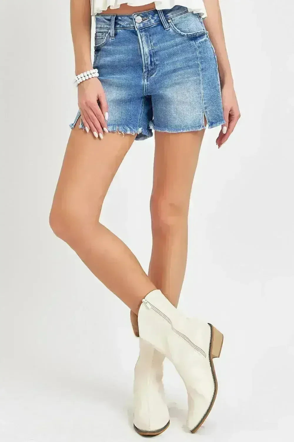 Short en jean à fente frontale et ourlet brut - Taille Haute Style Tendance | Femstylo