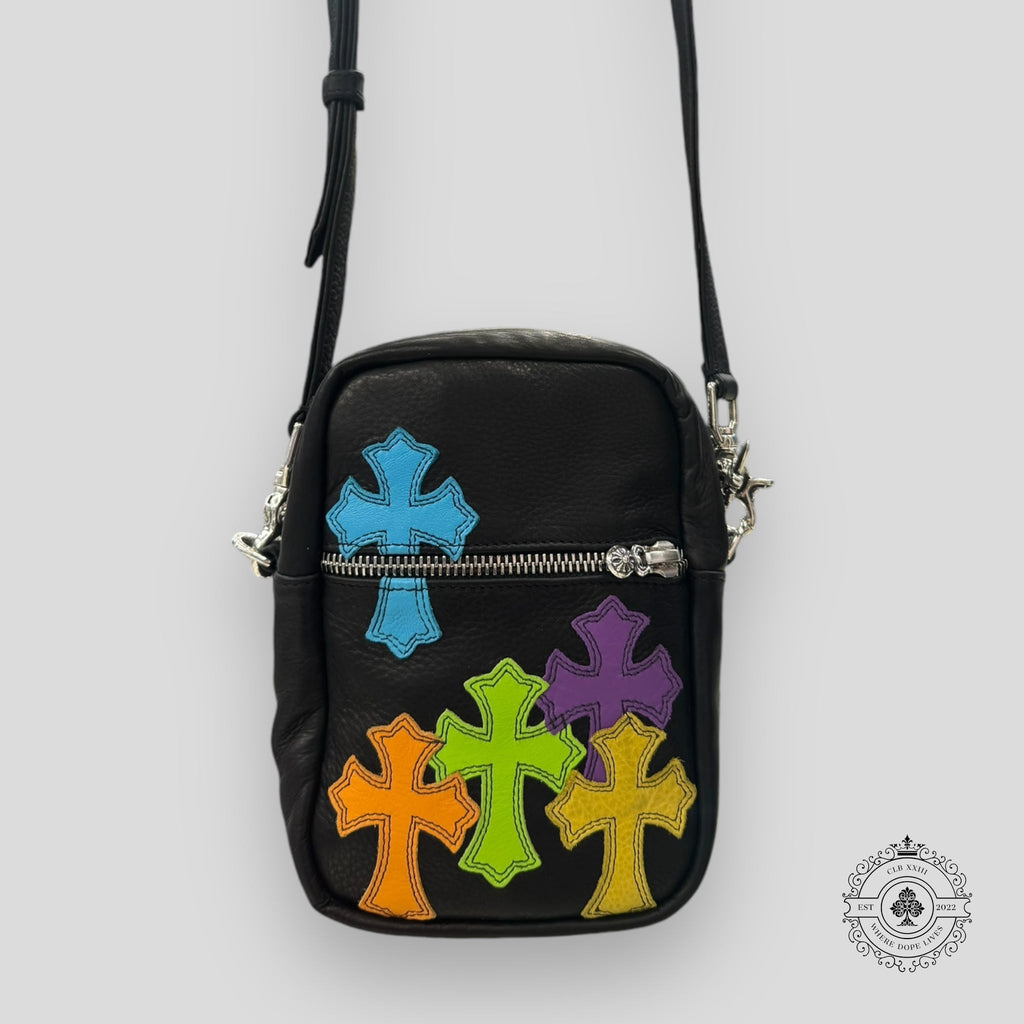 Sac bandoulière Chrome Hearts en cuir avec patchs croix sur le côté