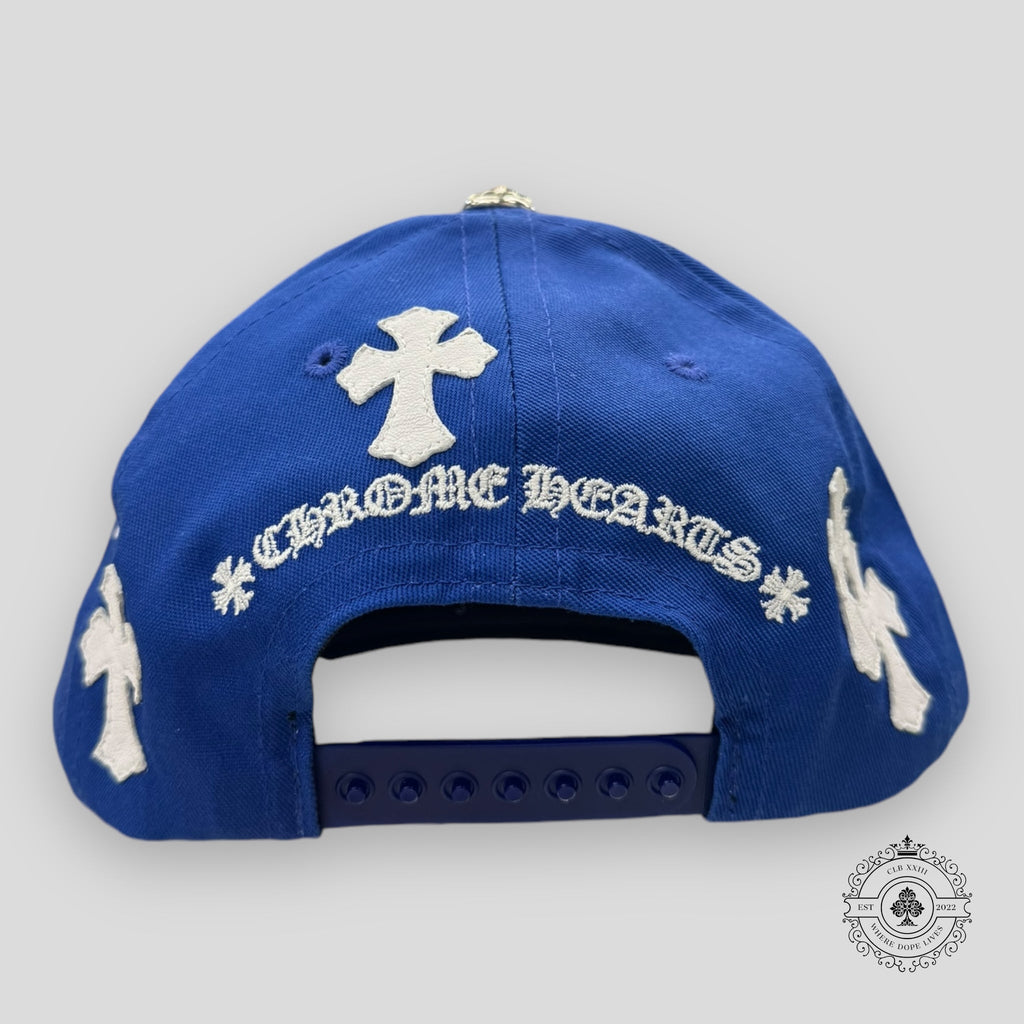 Casquette Chrome Hearts en cuir à écusson croix bleue