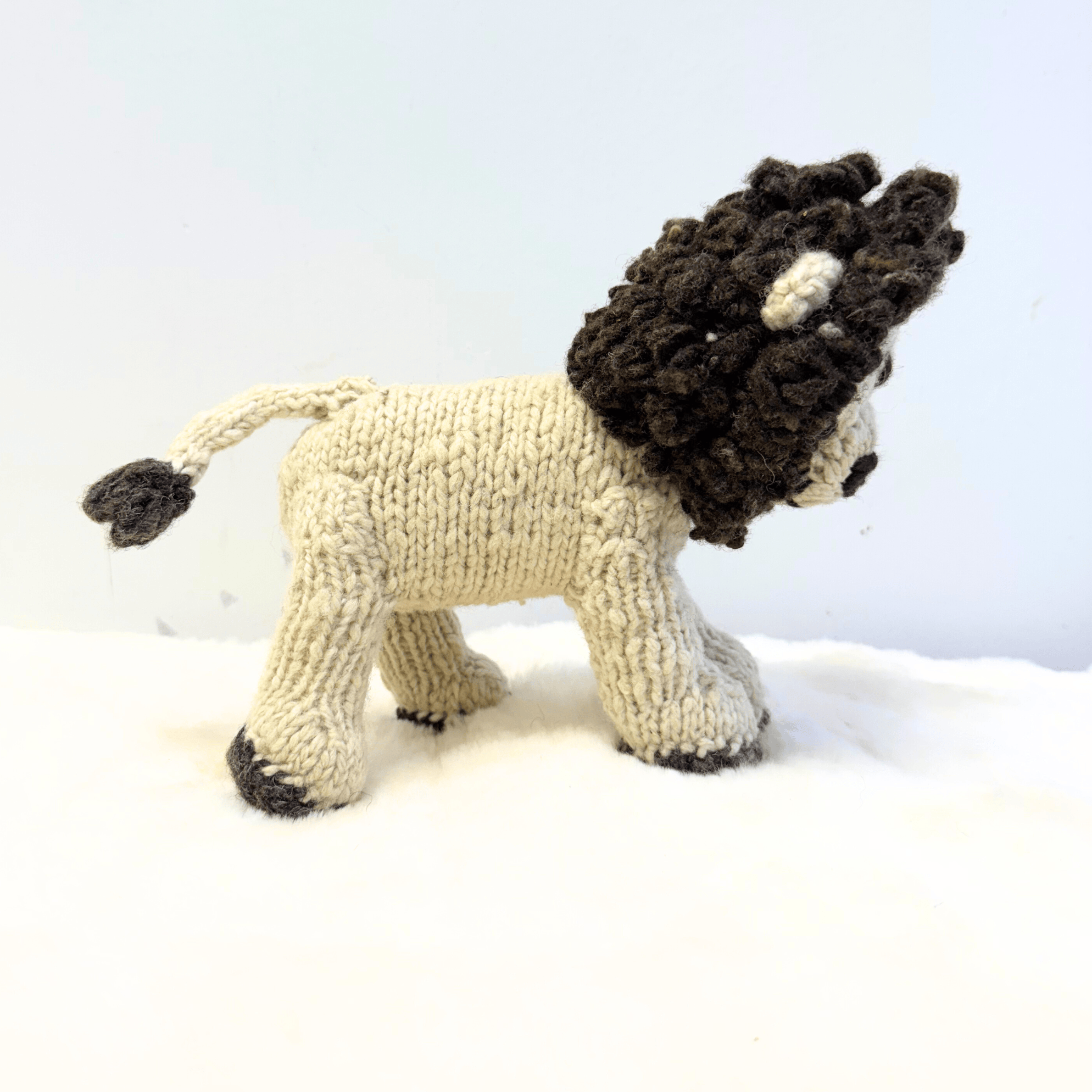 Wool Knit Buddy  | Chester le lion
