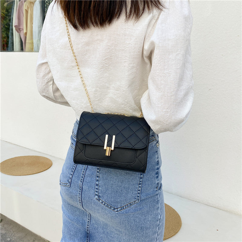 Sacs à bandoulière de luxe noirs décents pour femmes et filles, petit sac messager de créateur, sac à bandoulière pour femmes, sac à bandoulière à chaîne en treillis de diamant à la mode et polyvalent pour femmes