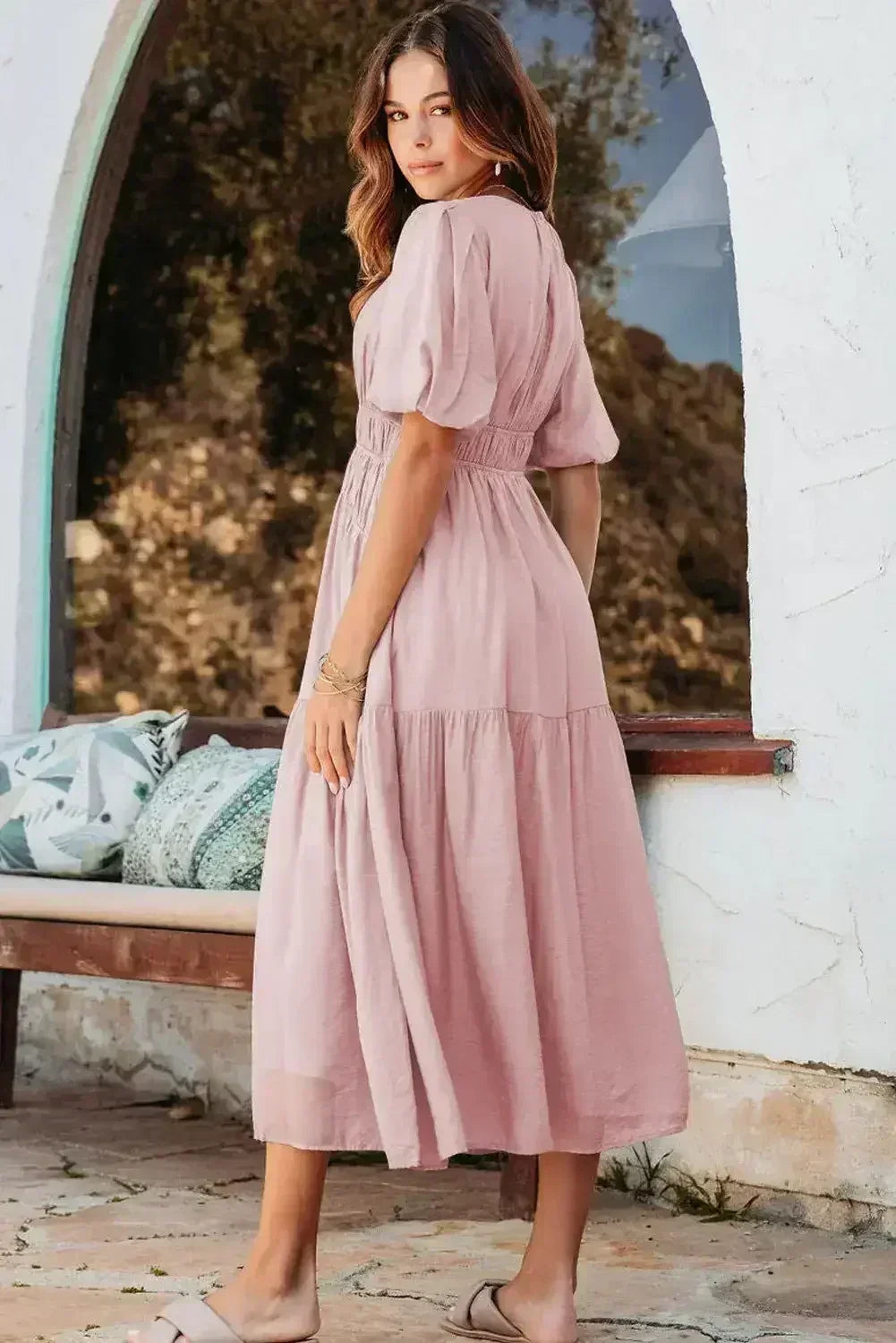 Robe midi fluide bleu clair à manches bouffantes et taille haute