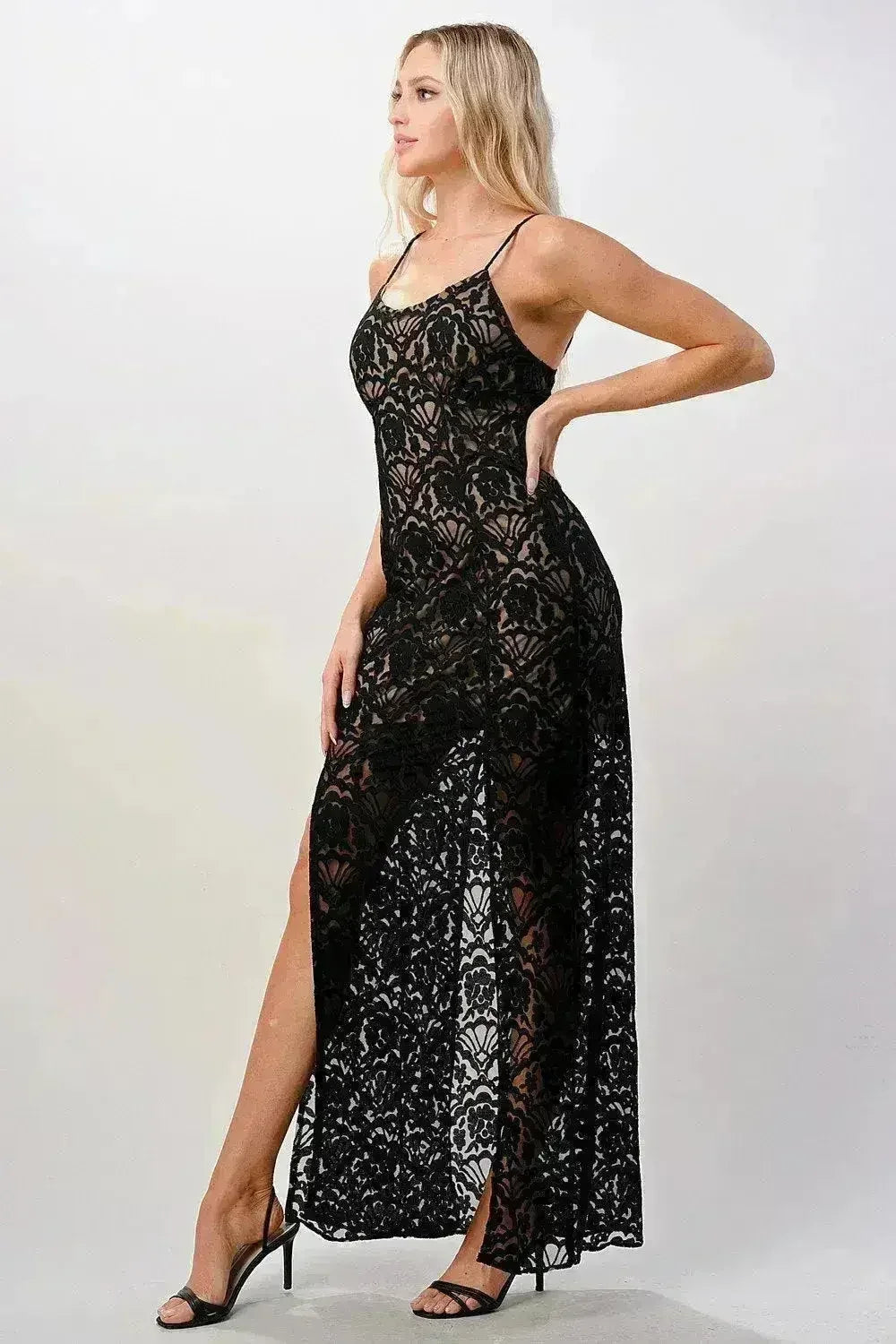 Robe longue noire en dentelle avec fente à l'avant Élégante - Femstylo