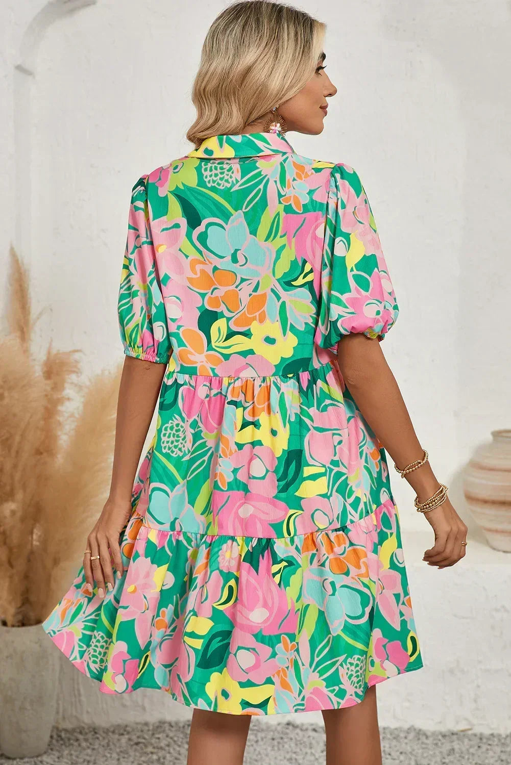 Robe Babydoll Boutonnée à Manches Bouffantes Florales Vertes