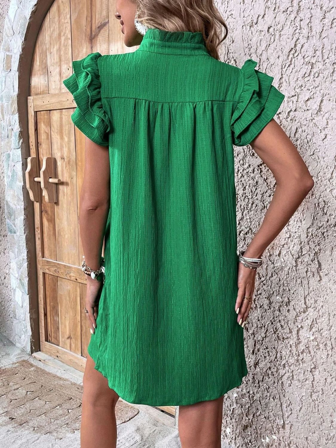 Mini-robe élégante à volants et manches courtes Robe d'été fluide et féminine