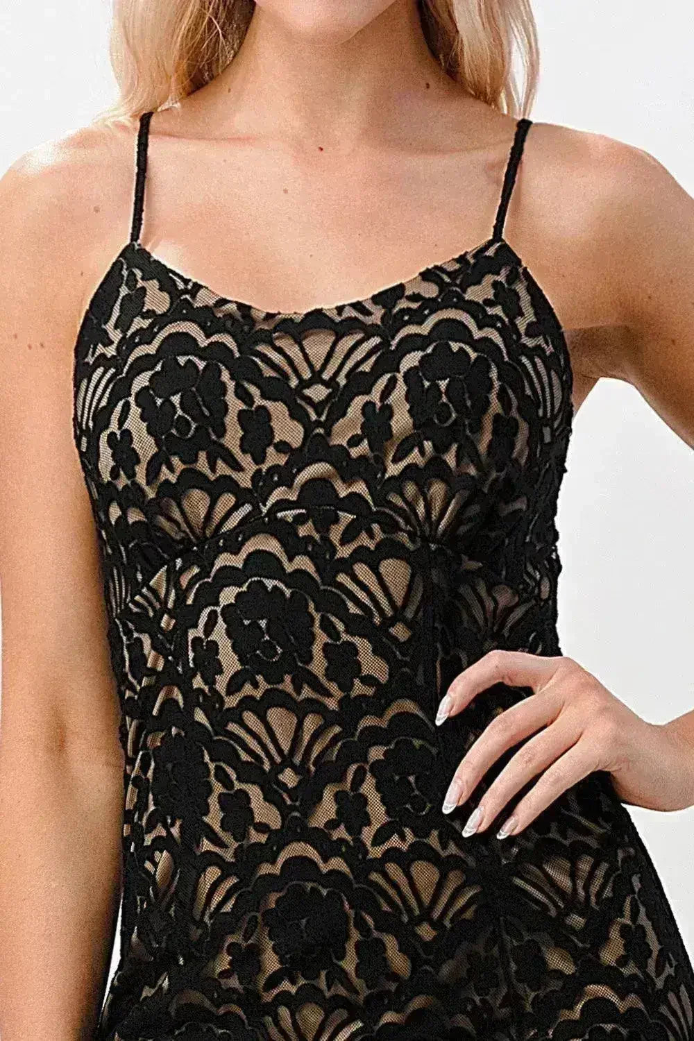 Robe longue noire en dentelle avec fente à l'avant Élégante - Femstylo