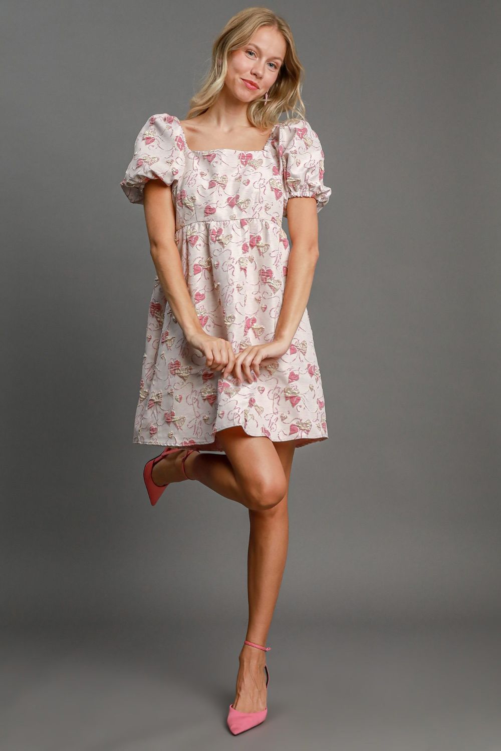 Mini-robe jacquard cœur à col carré et manches bouffantes – Robe romantique en jacquard cœur, Robe à manches bouffantes, Mini-robe à col carré, Robe chic pour un rendez-vous galant, Robe élégante à manches bouffantes