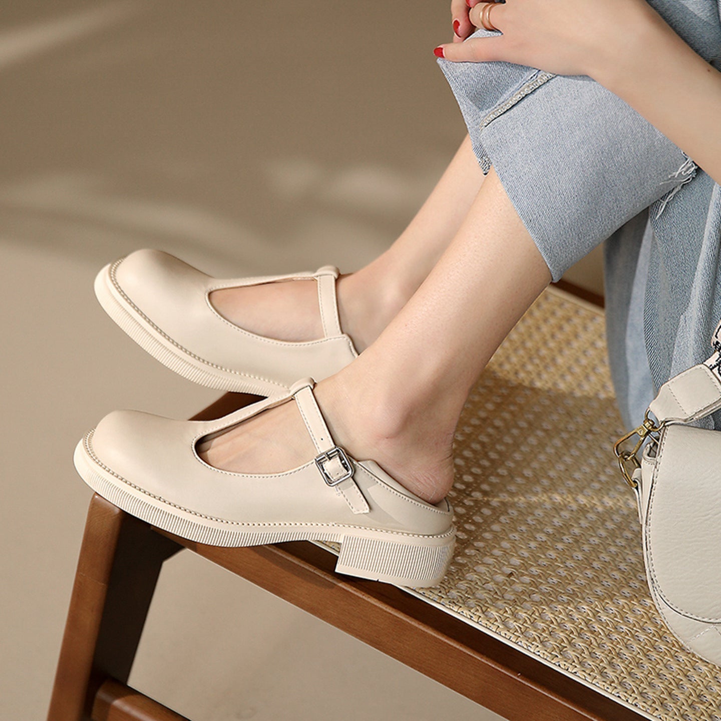 Chaussures Babies à bout peu profond pour femme