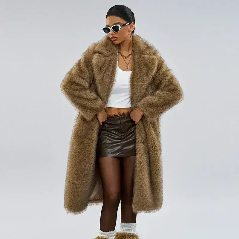 Manteau long en fausse fourrure Royal – Édition 25
