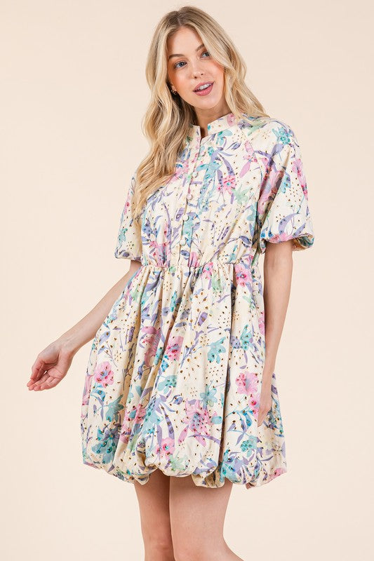 Nouvelle robe chemise courte à manches bouffantes et dentelle ajourée florale pour femme – Mini robe chemise élégante, tendance, chic et féminine avec manches bouffantes et dentelle ajourée florale