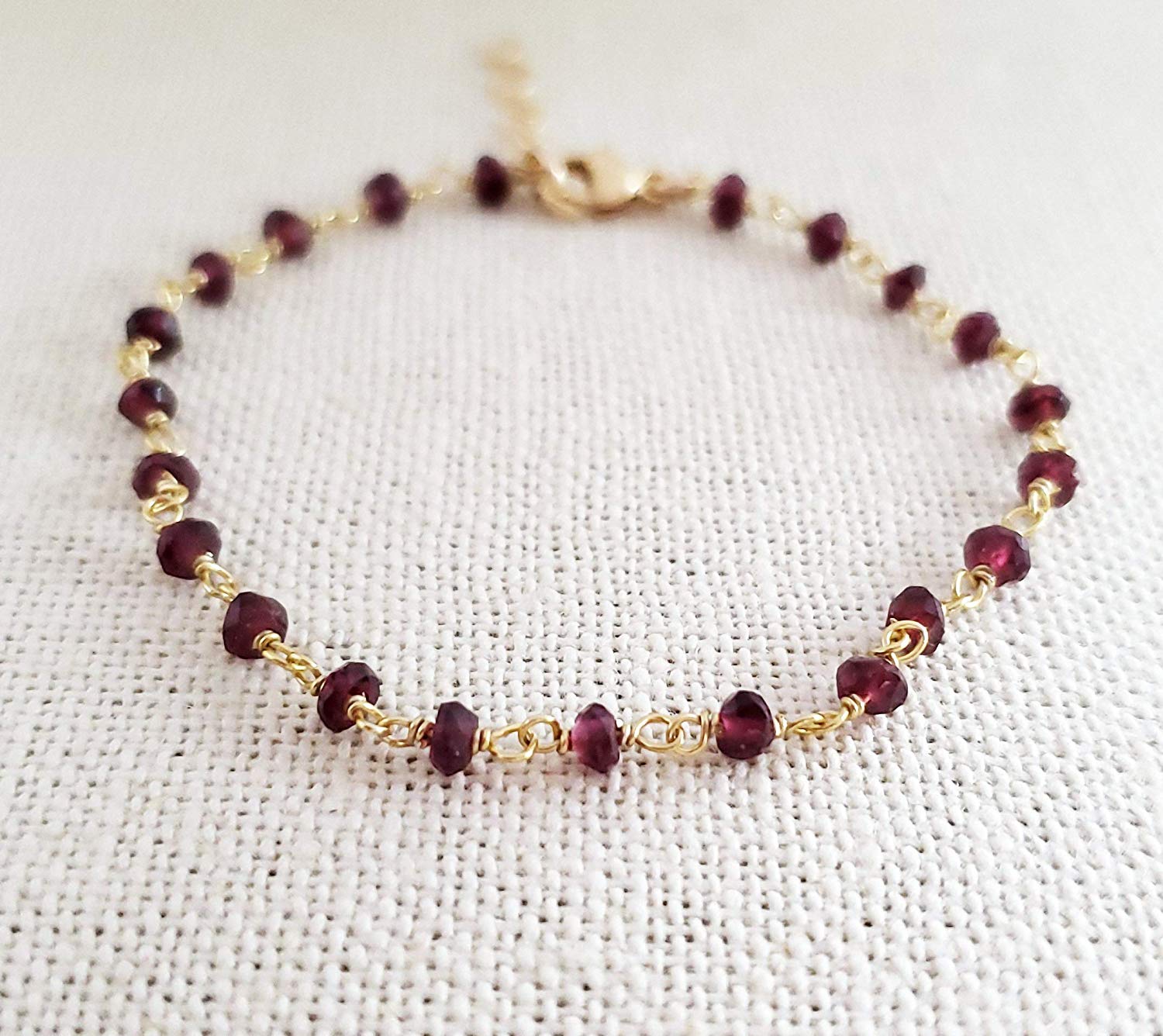 Bracelet en grenat rempli d'or 14 carats