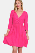 Robe cache-cœur à manches trois-quarts avec poches – Robe décolleté cache-cœur, Robe à manches trois-quarts, Robe mini avec poches, Robe cache-cœur flatteuse, Robe cache-cœur décontractée, Mini-robe élégante, Mini-robe féminine