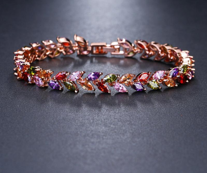 Bracelet de luxe en diamant brillant, breloque tendance, zircon cubique blanc AAA, quatre couleurs, feuille, bijoux pour femme, élégant cadeau de mariage et de fête