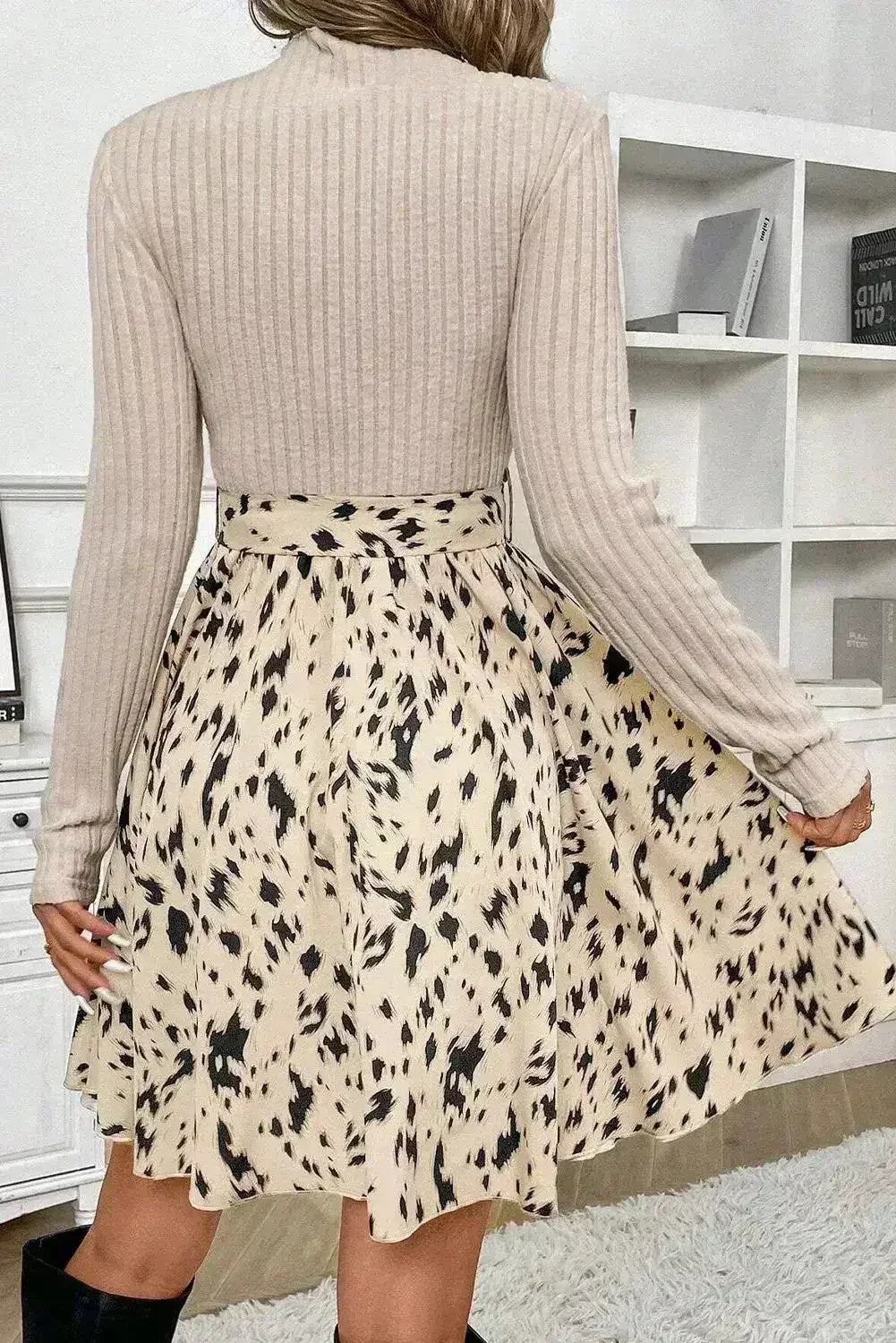 Robe imprimée à col montant noué | Manches longues croisées | Femstylo
