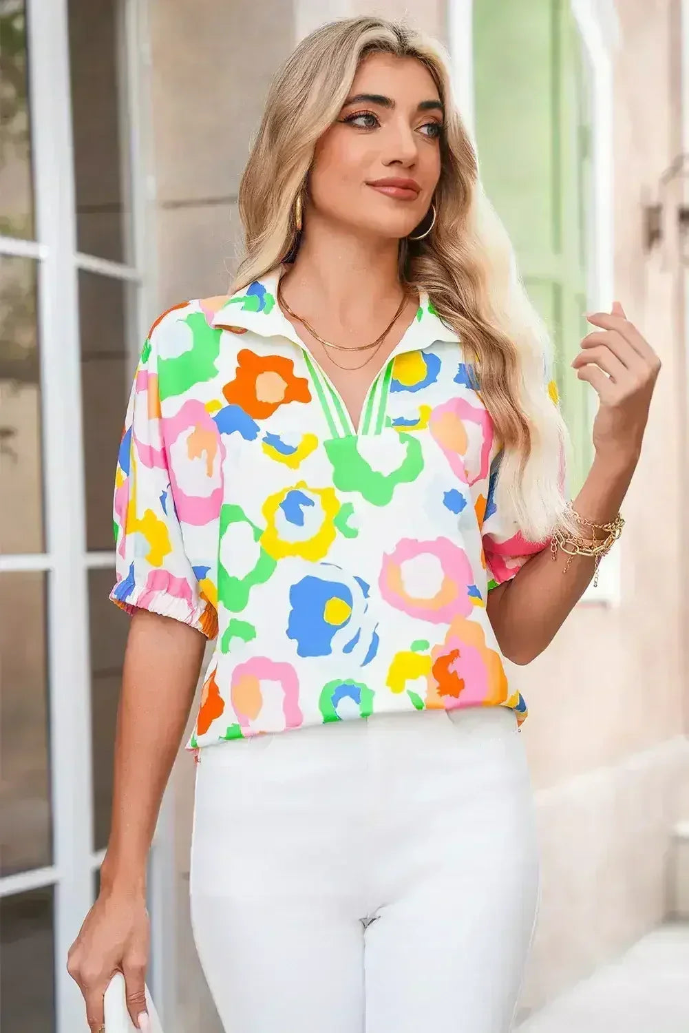 Chemisier Vert Abstrait Léopard Manches Courtes Touche de Couleur | Femstylo