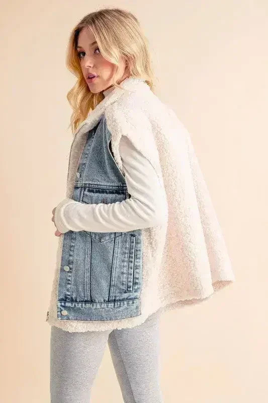 Gilet en jean à patch Sherpa Aemi + Co style deux pièces