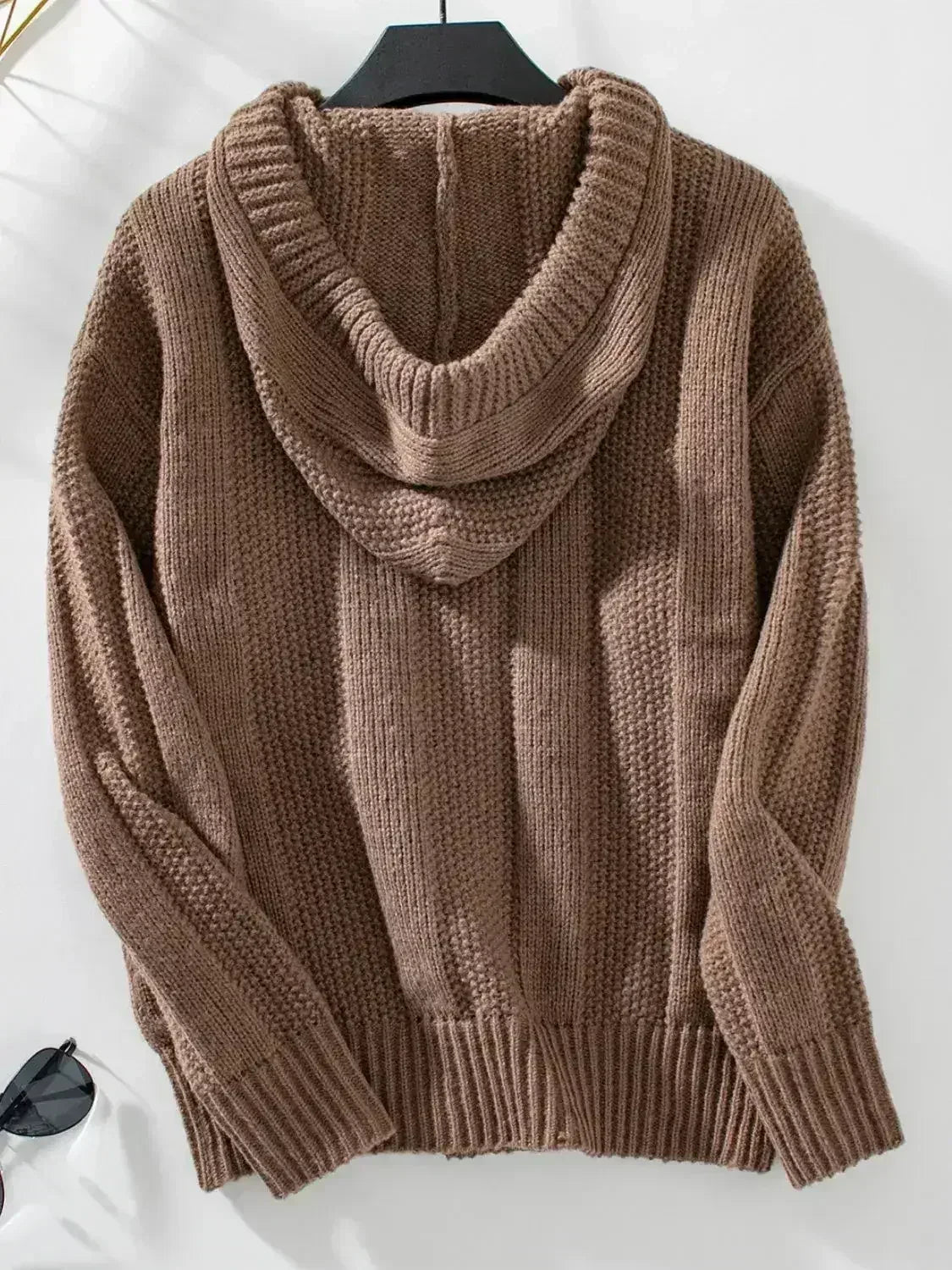 Pull à capuche à manches longues avec cordon de serrage