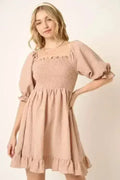 Robe courte demi-manches froncée à volants Mittoshop