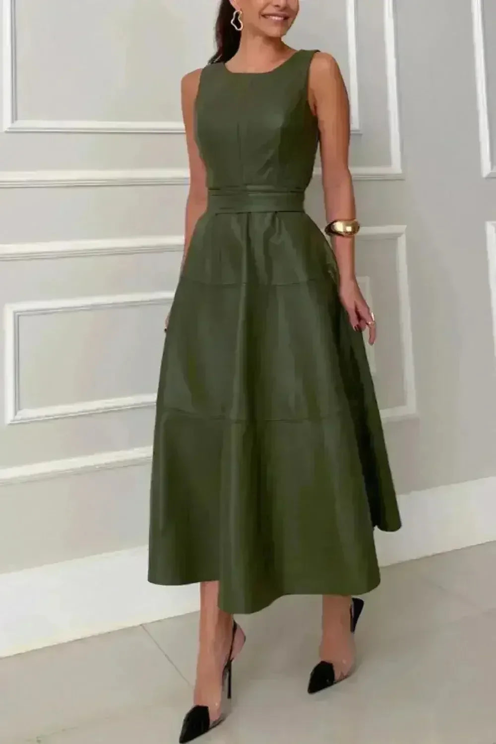 Robe midi classique sans manches avec taille à nouer – Femstylo