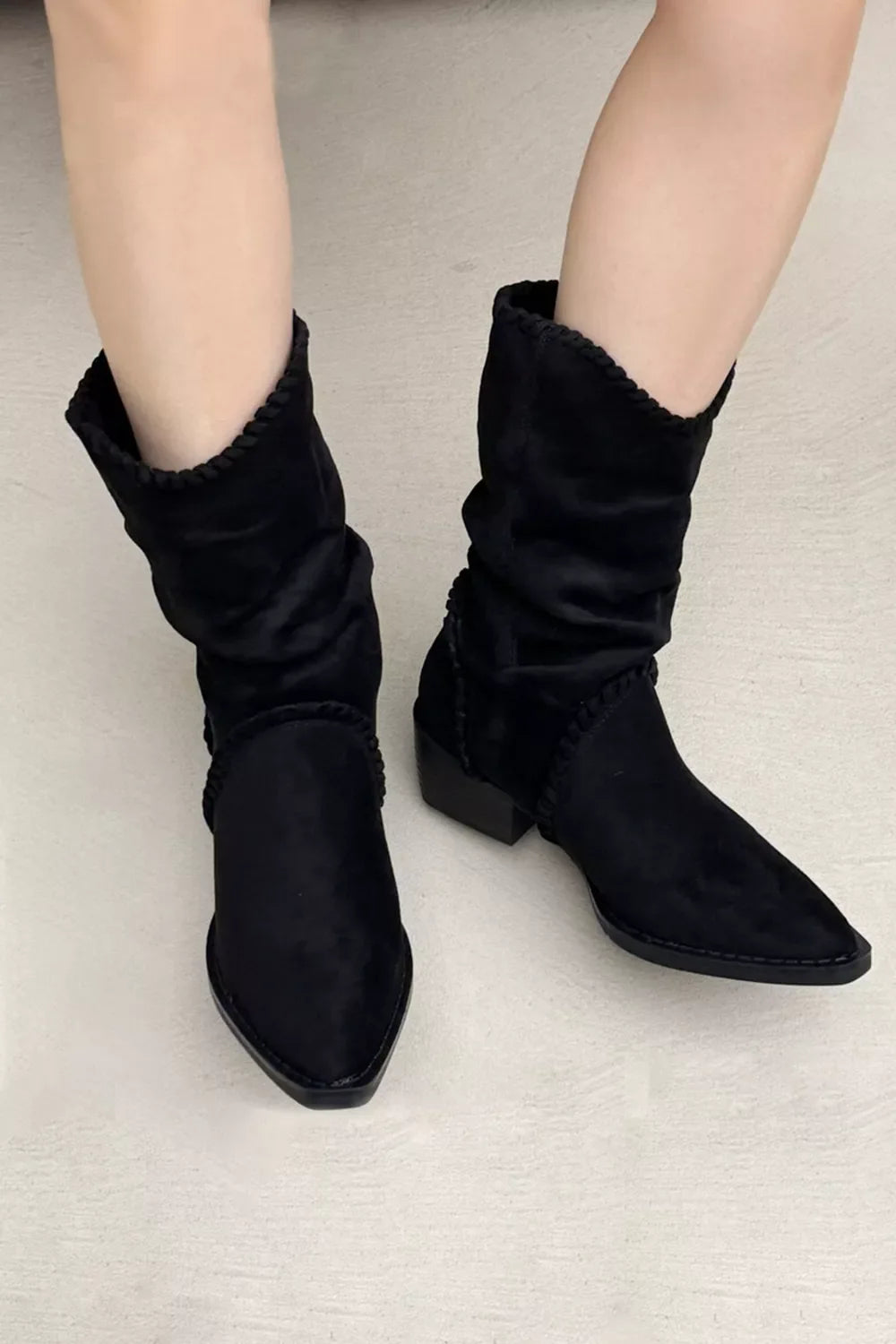 Bottes à talons blocs et bouts pointus