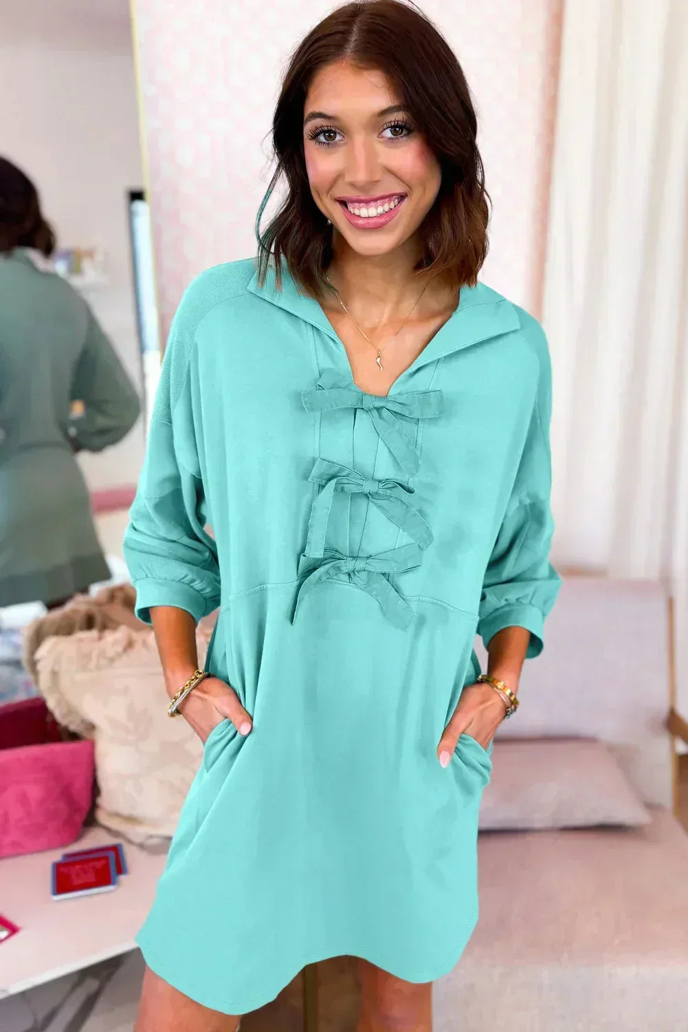 Robe Courte Moonlight Jade à Manches Longues Patchwork et devant cintrée