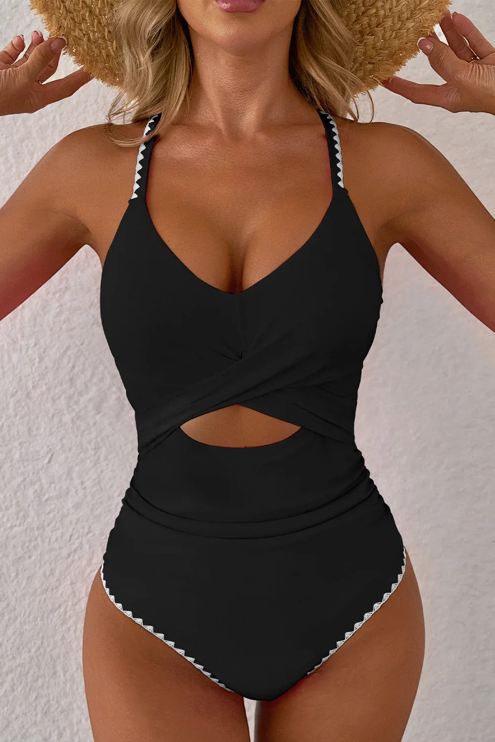 Maillot de bain une pièce Rose Rouge à découpes, blocs de couleurs et galons ric rac