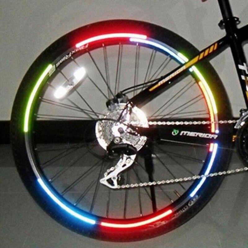 8PCS Feux de roue de vélo Lumières de vélo autocollants réfléchissants fluorescents Ruban de rayons de vélo Accessoires de vélo Ruban réfléchissant de vélo Autocollants de sécurité de nuit pour vélo et moto