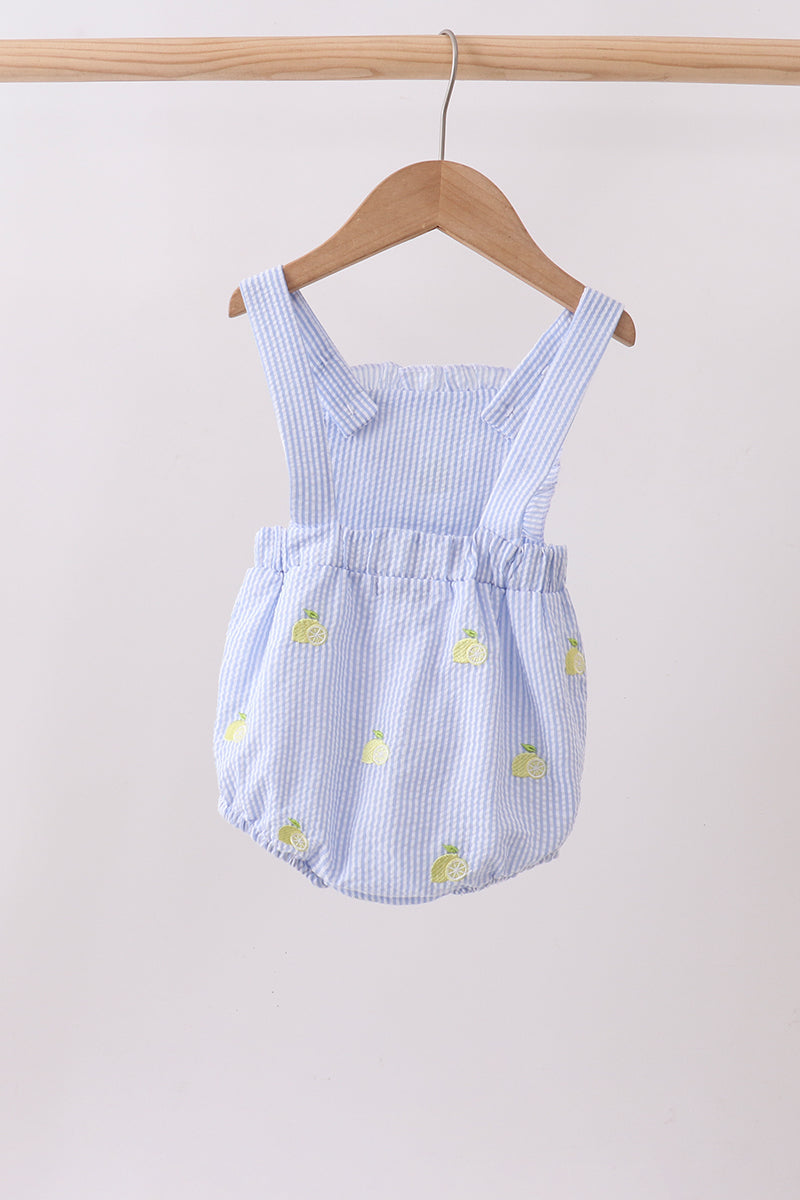 Barboteuse à volants en seersucker rayé bleu et broderie citron