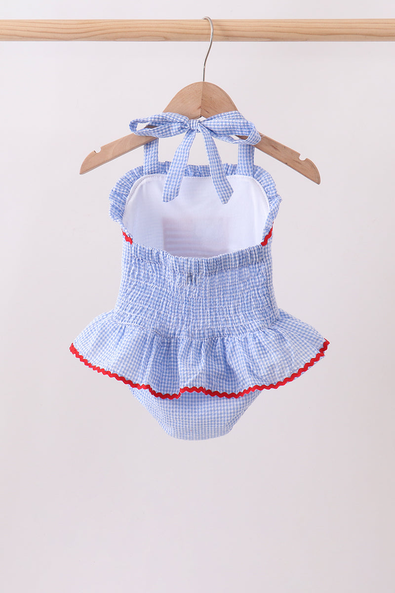 Maillot de bain une pièce à volants vichy avec applique drapeau bleu