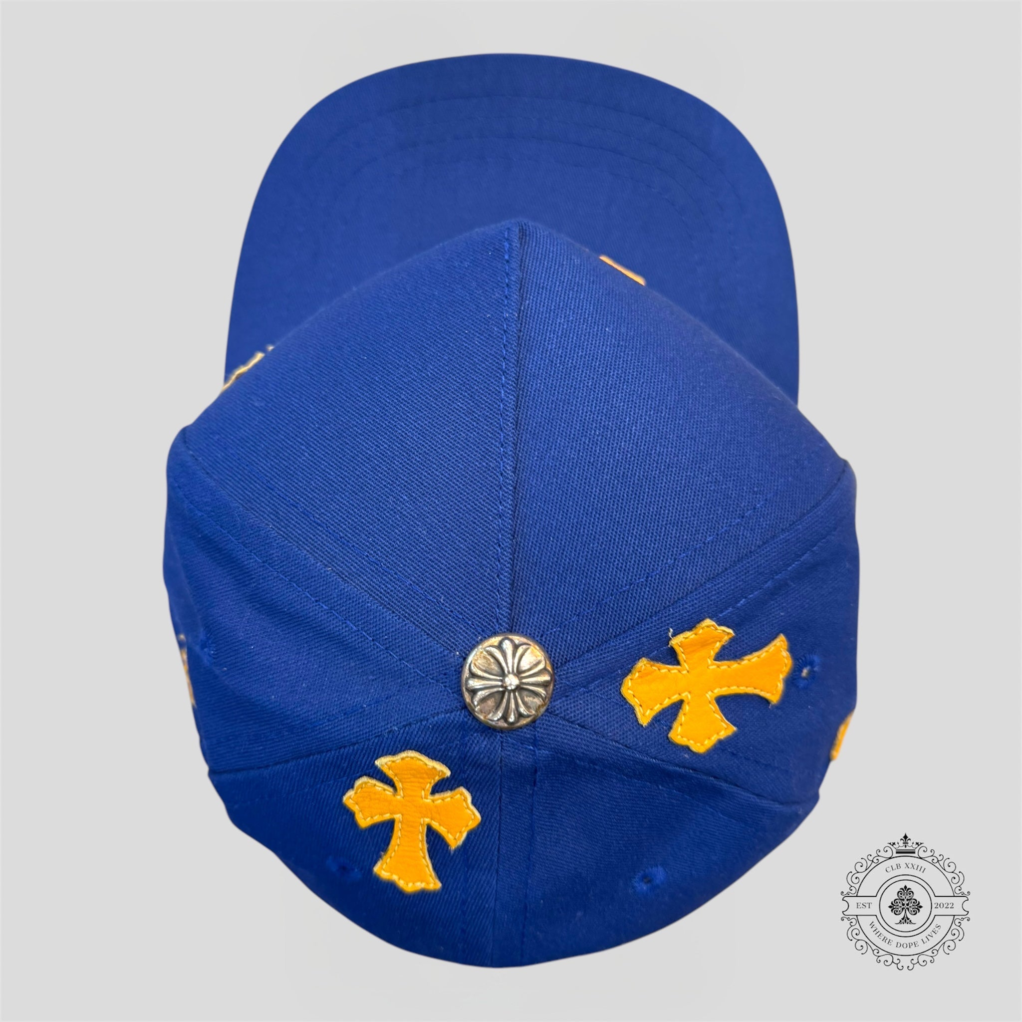 Casquette Chrome Hearts à écussons croix bleue/or