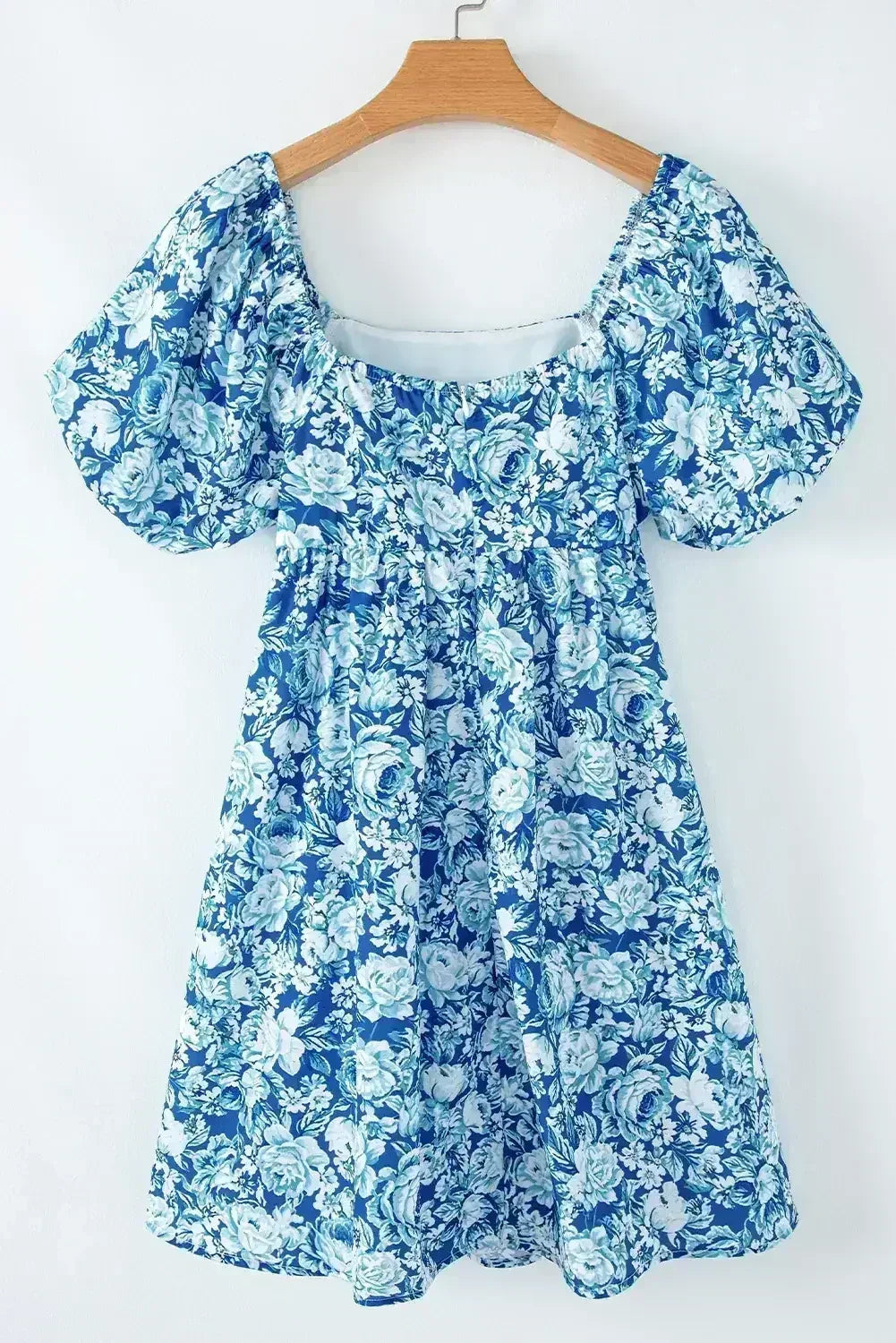 Mini-robe babydoll bleue florale à manches bouffantes