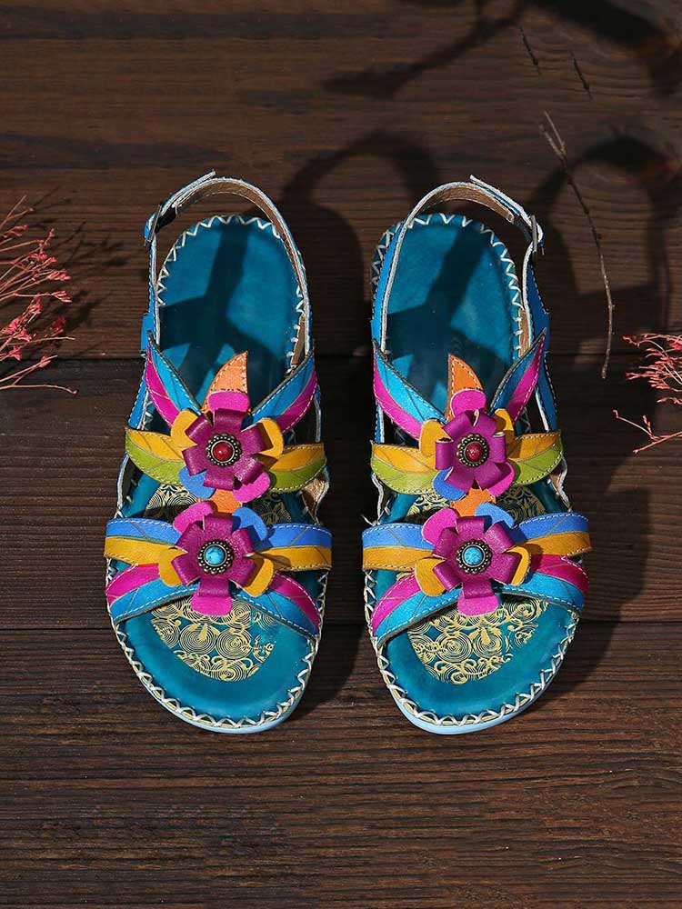 Sandales en cuir brodées de fleurs vintage