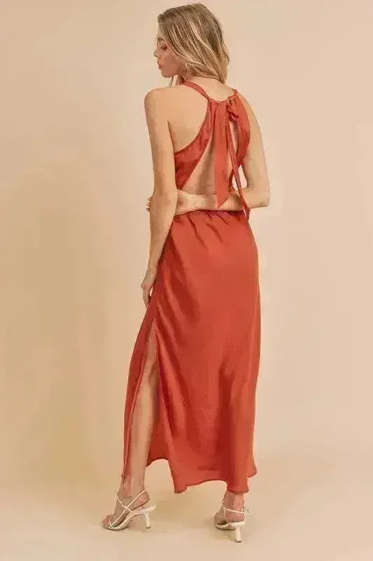 Robe longue froncée à dos découpé | Robe longue élégante à fente - Femstylo