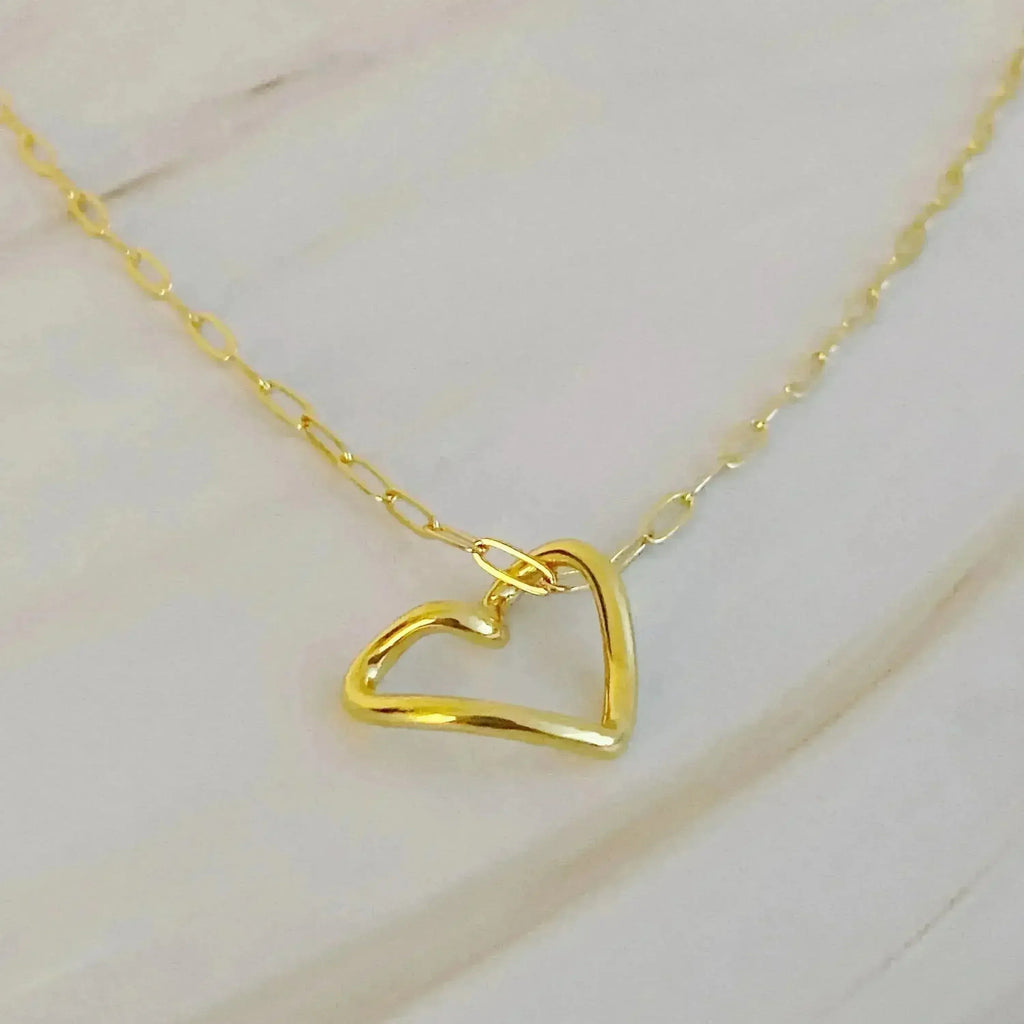 Collier cœur et chaîne – Pendentif cœur doré délicat | Femstylo