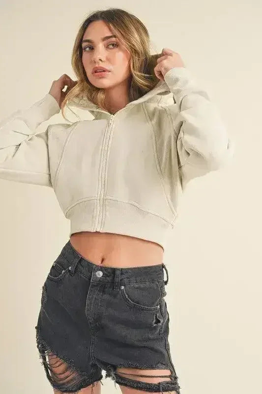 Hoodie court zippé à manches raglan Aemi + Co