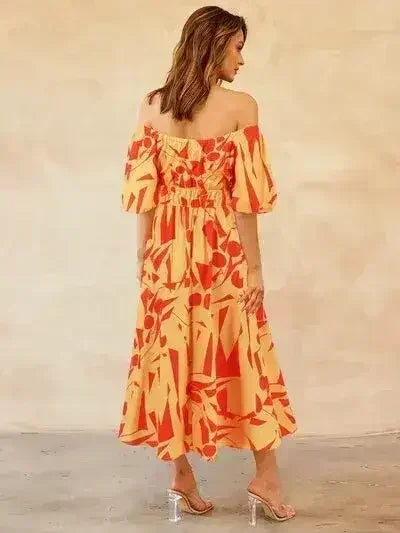 Robe imprimée à épaules dénudées et manches ballon