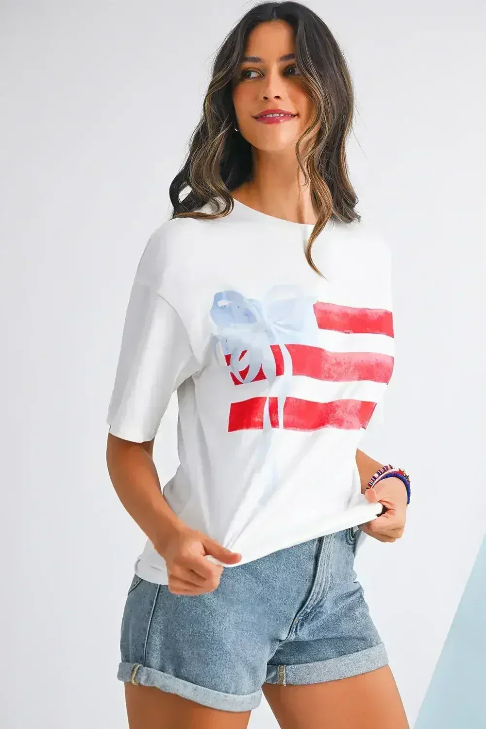 T-shirt col rond graphique White Flag Bow