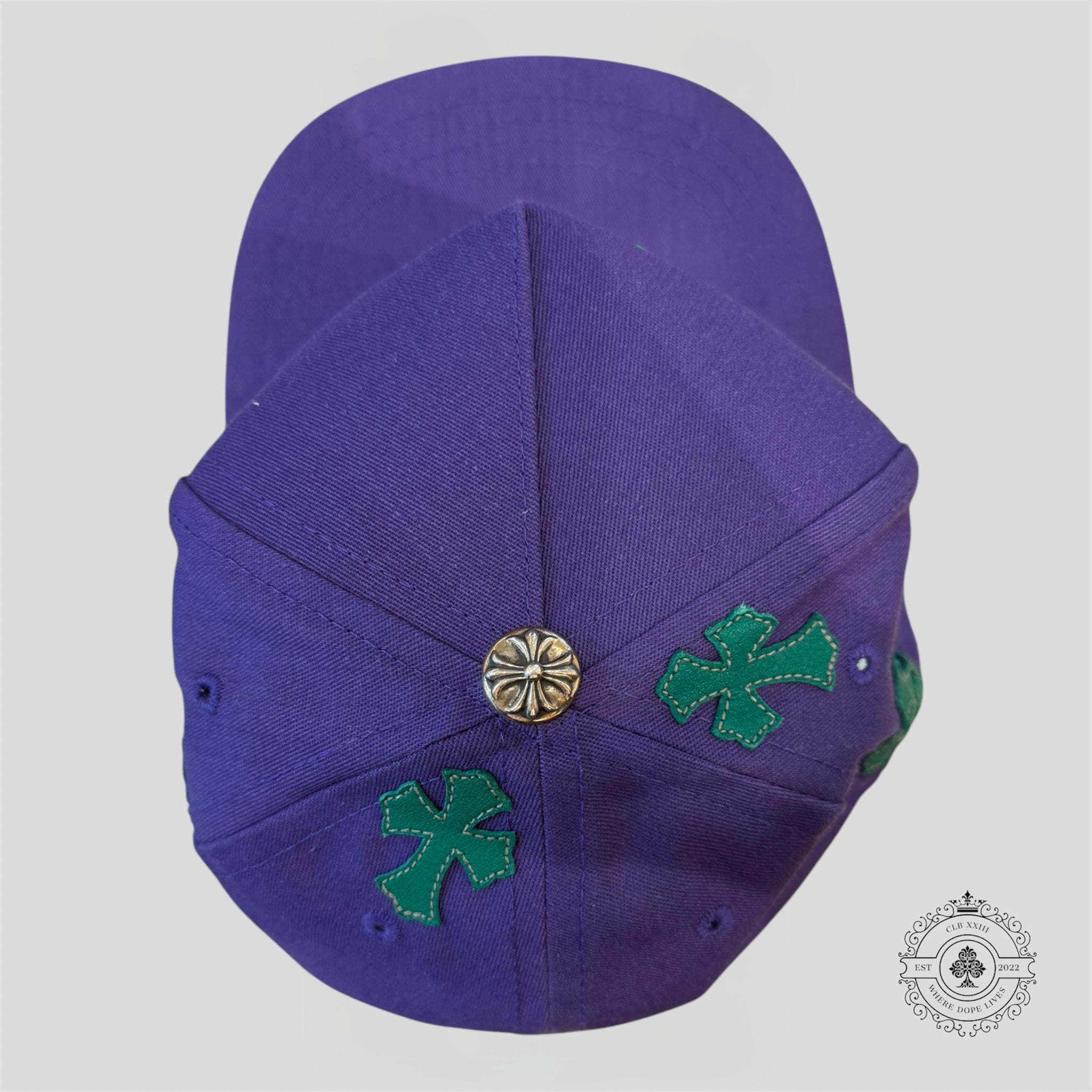 Casquette Chrome Hearts à patchs croisés violette / verte