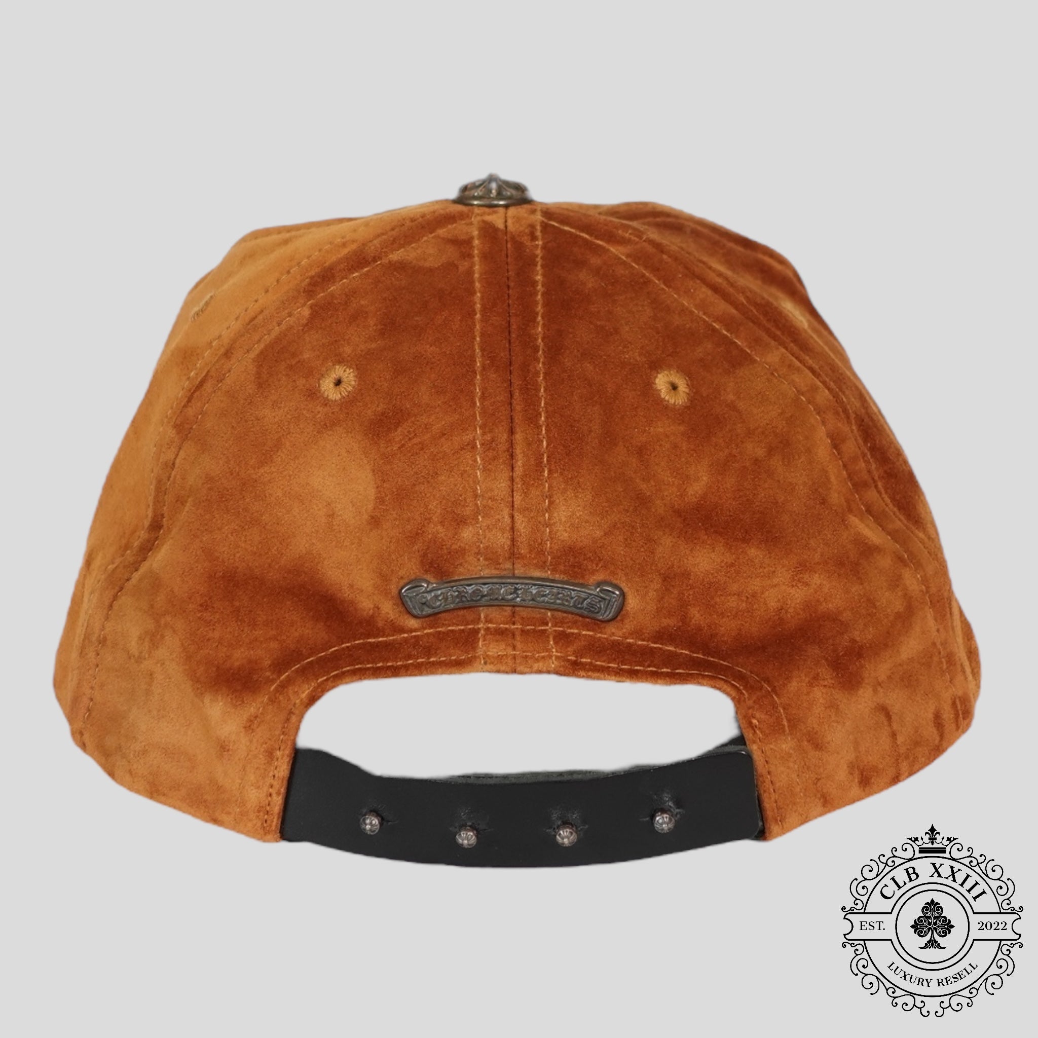 Chapeau Chrome Hearts en daim marron avec dague entrelacée