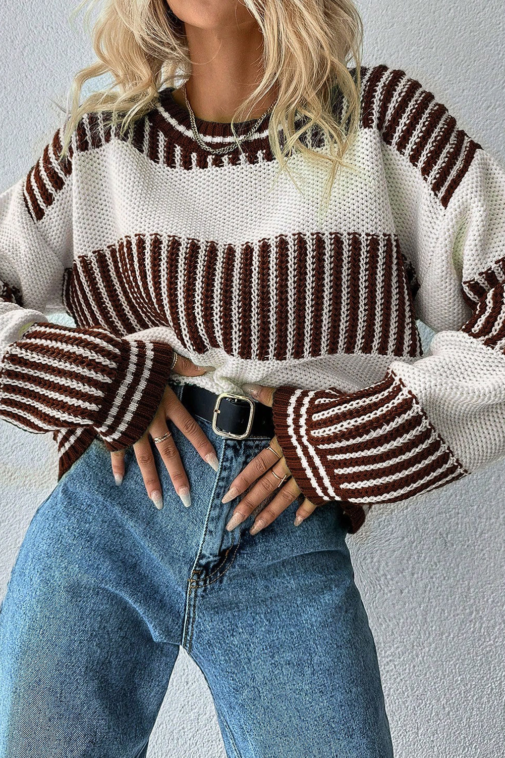 Pull deux tons marron à rayures, patchwork et épaules tombantes