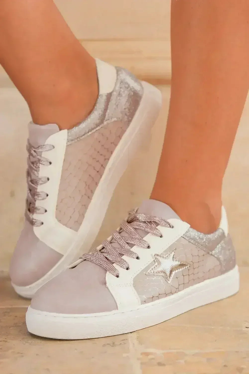 Baskets à lacets en similicuir PU à motif étoiles à paillettes dorées