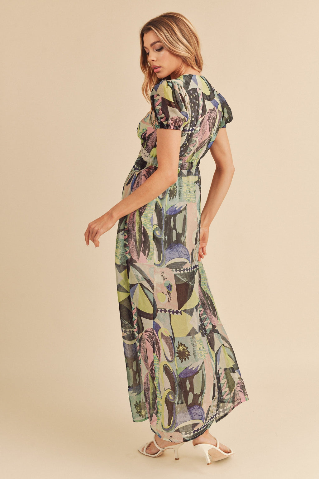Robe longue confortable à manches courtes avec imprimé géométrique et fente, ornée de dentelle, pour femme, dentelle élégante, fente séduisante, imprimé géométrique sophistiqué pour occasions décontractées et habillées