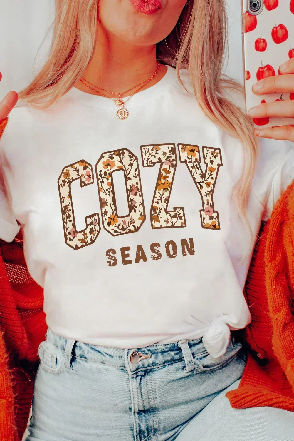 T-shirt blanc à motif floral « COZY SEASON » avec lettres craquelées