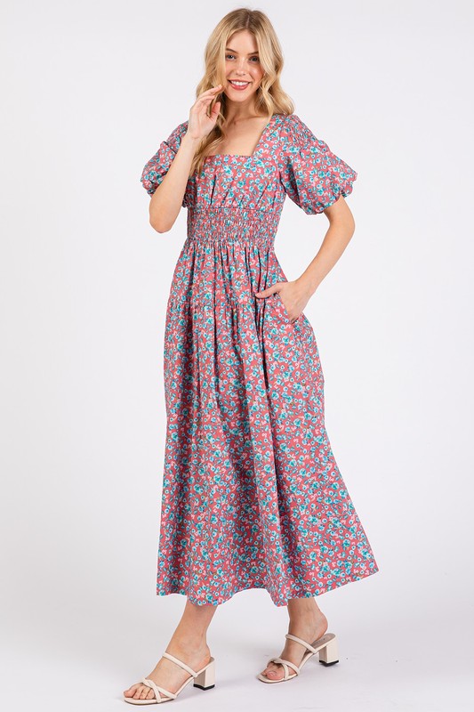 Nouvelle robe midi d'été smockée à fleurs, encolure carrée et manches bouffantes – Style vintage, féminine, tendance, romantique et coupe flatteuse